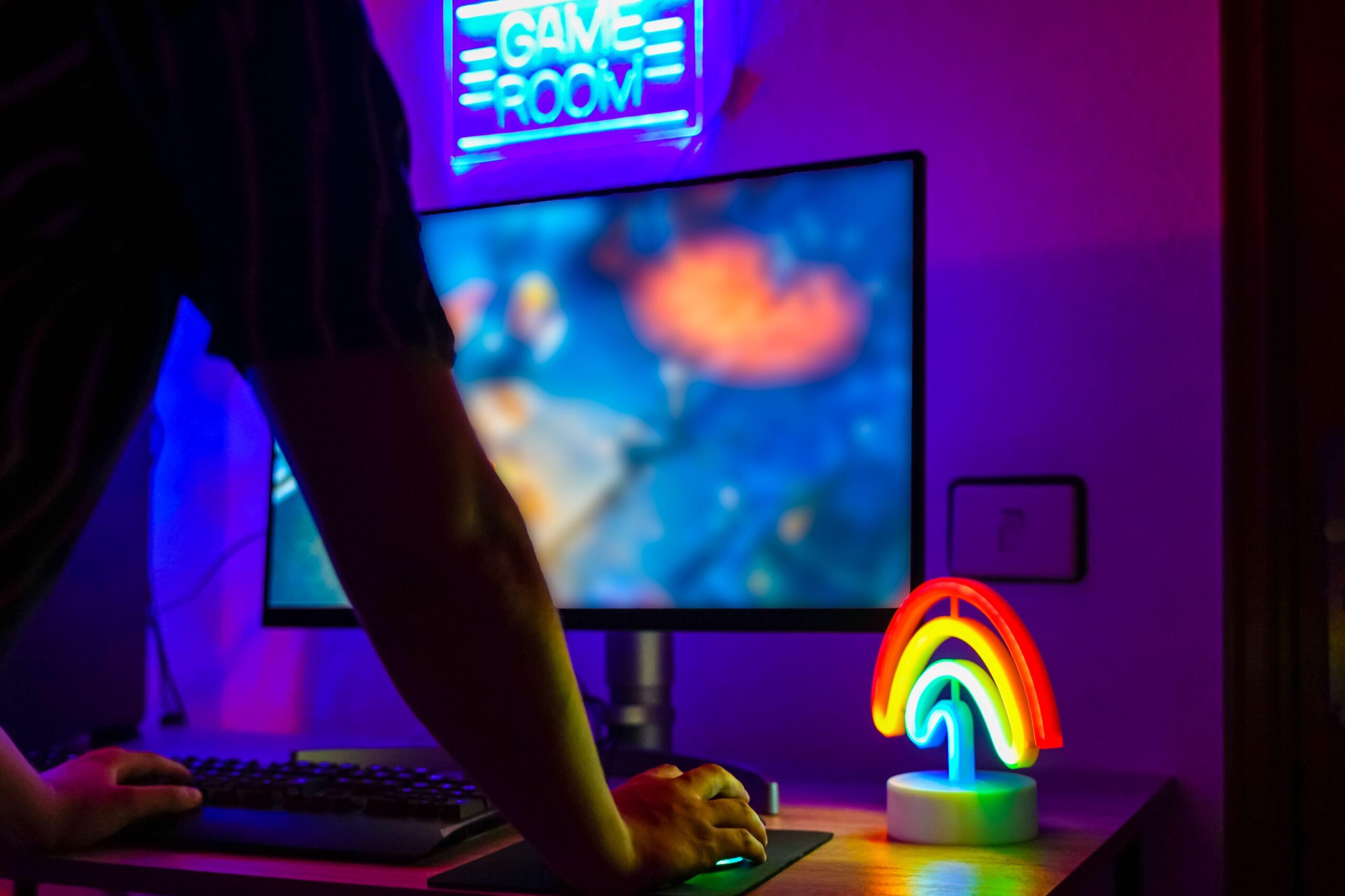 a person playing How 2 Escape on a PC